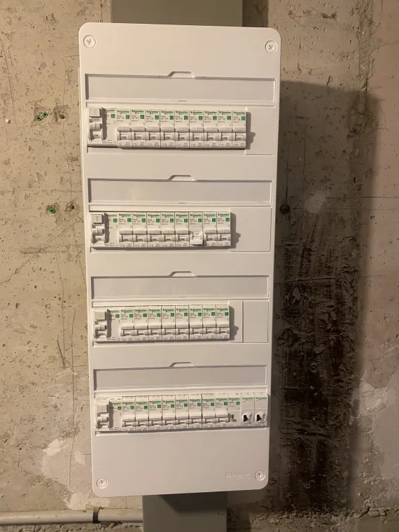 Remplacement de tableau électrique dans une maison ancienne à Péronnas, Bourg-en-Bresse, Moisselec