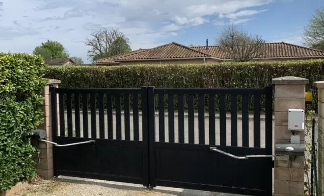 Remplacement centrale de commande pour portail à bourg en bresse, Bourg-en-Bresse, Moisselec
