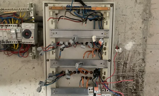 Remplacement de tableau électrique dans une maison ancienne à Péronnas, Bourg-en-Bresse, Moisselec
